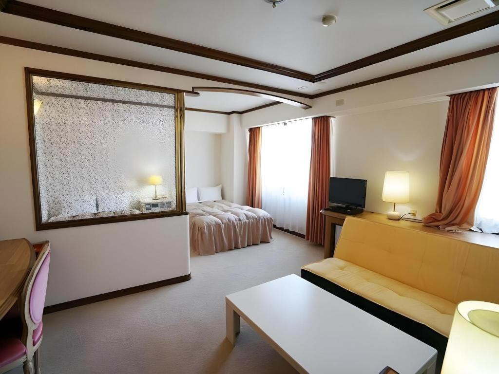 Neyagawa Trend Hotel Osaka Luaran gambar