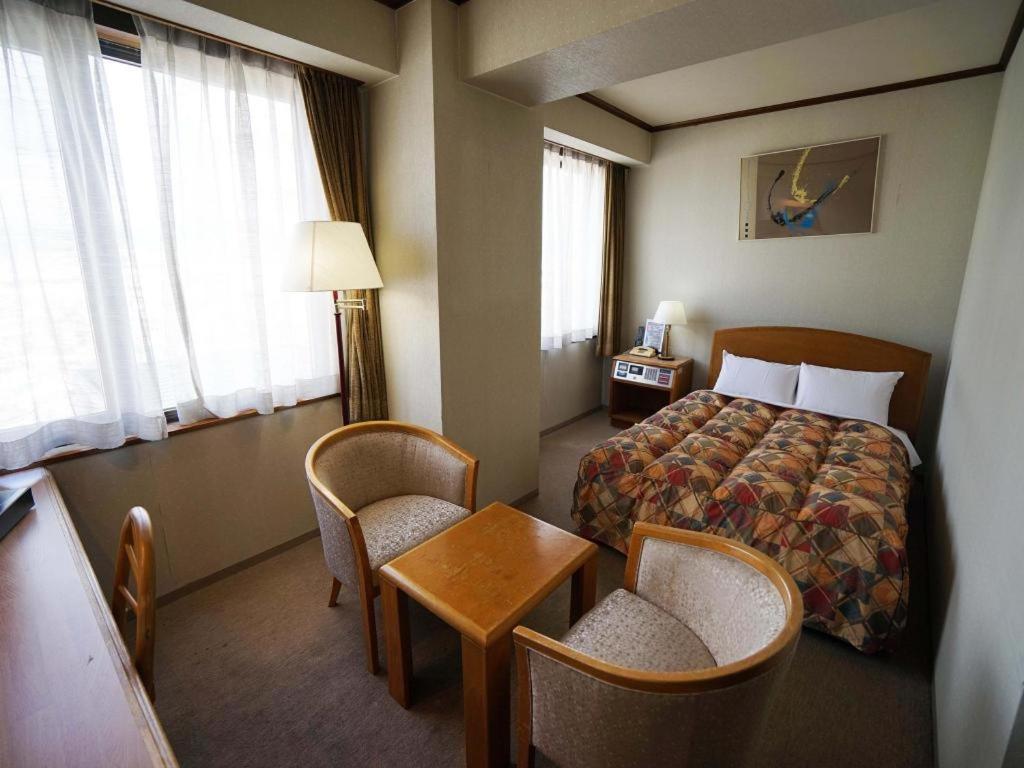 Neyagawa Trend Hotel Osaka Luaran gambar