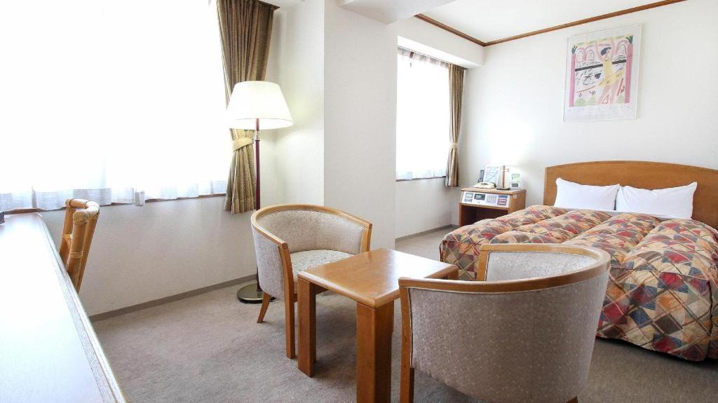Neyagawa Trend Hotel Osaka Luaran gambar